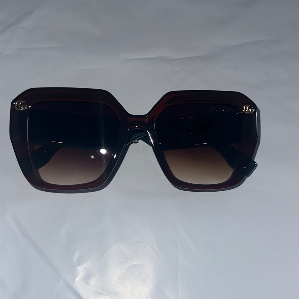 Chic Black Sunglasses